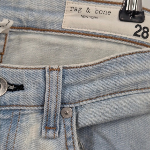 Rag and bone women’s cate Mid rise, ankle skinny light wash, distressed, size 28 - Picture 3 of 7